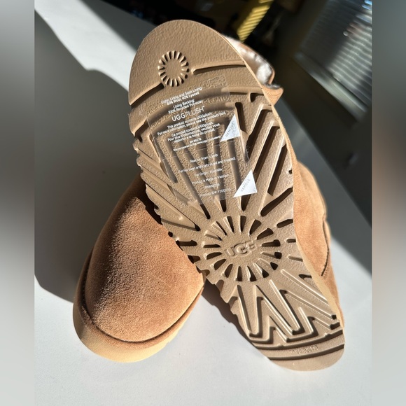 UGG Cory II Booties {women’s 9.5} - Picture 4 of 6